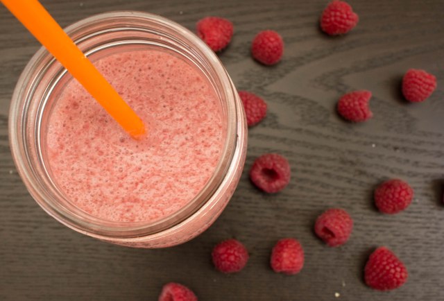 raspberry peach energy smoothie